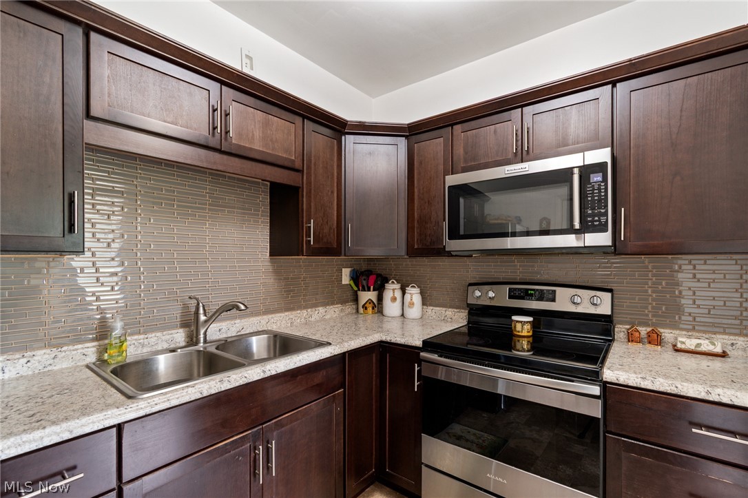 2985 Carl Street Norton OH 44203