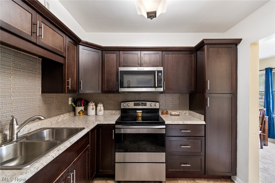2985 Carl Street Norton OH 44203