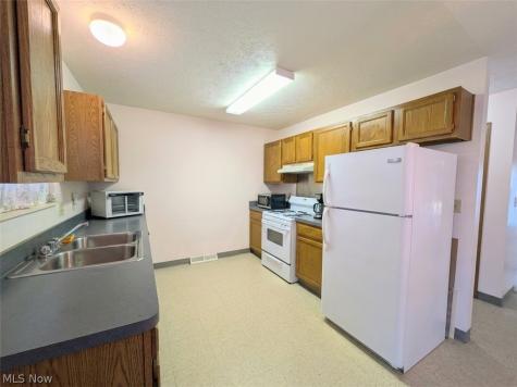 3093 Otokar Avenue Cleveland OH 44127