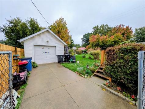 3093 Otokar Avenue Cleveland OH 44127