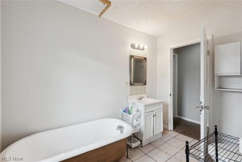 498 Gage Street Akron OH 44311