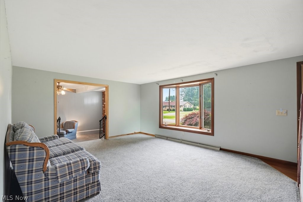 6069 NE Peach Street Louisville OH 44641