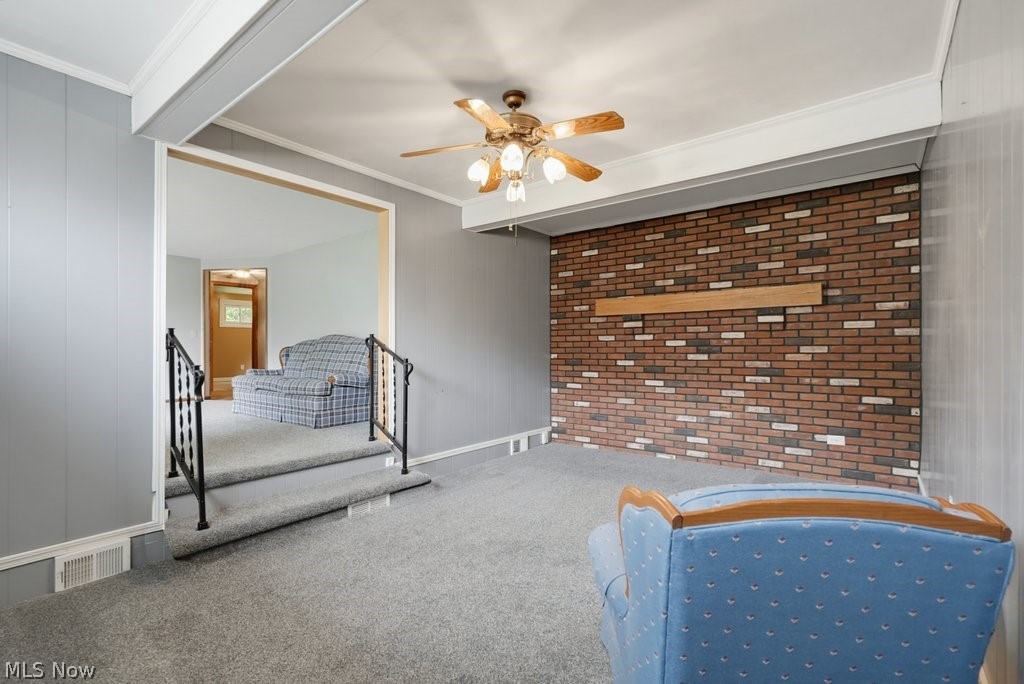 6069 NE Peach Street Louisville OH 44641