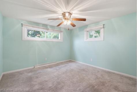 6069 NE Peach Street Louisville OH 44641