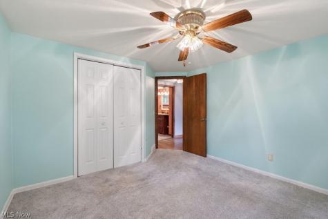6069 NE Peach Street Louisville OH 44641