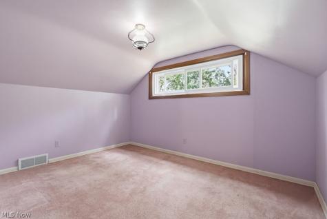 6069 NE Peach Street Louisville OH 44641