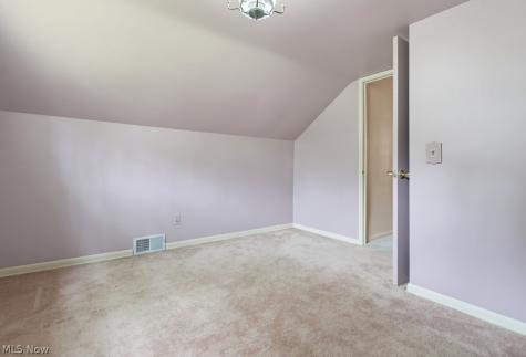 6069 NE Peach Street Louisville OH 44641