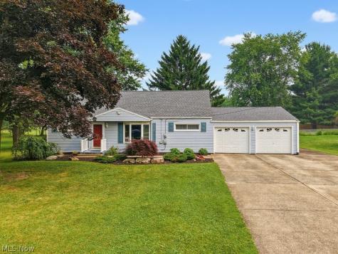 6069 NE Peach Street Louisville OH 44641