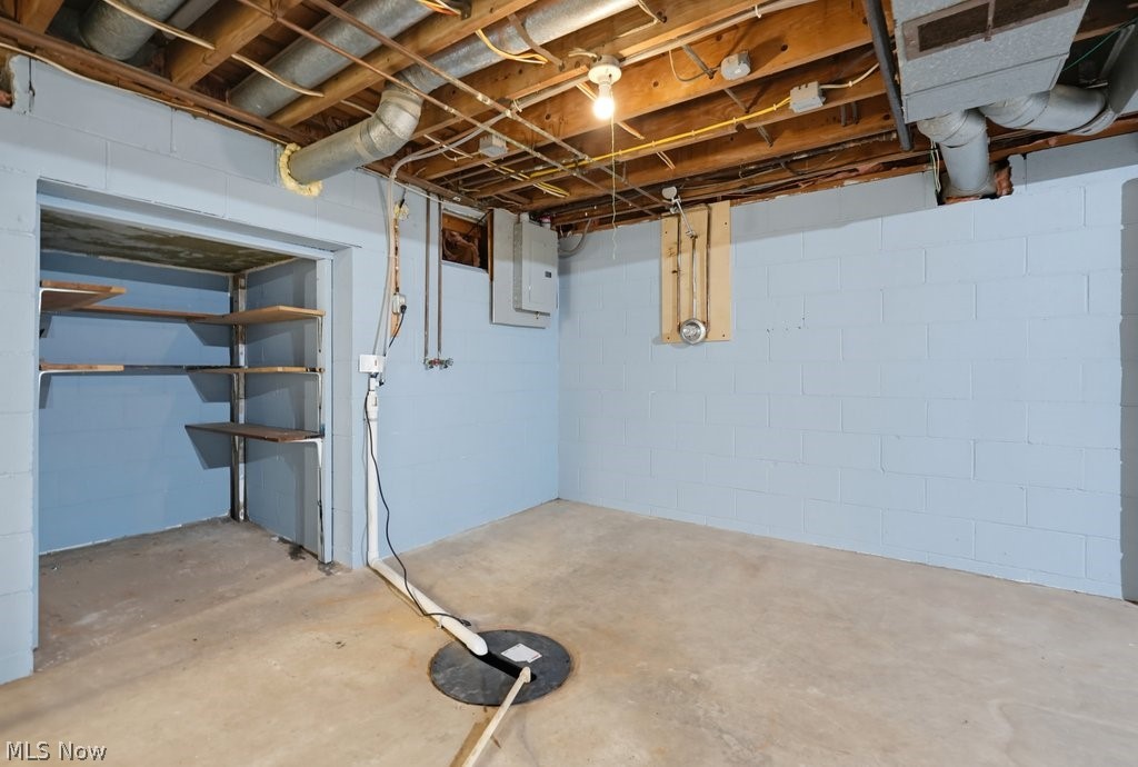 6069 NE Peach Street Louisville OH 44641