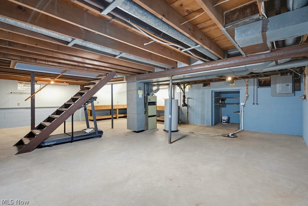 6069 NE Peach Street Louisville OH 44641