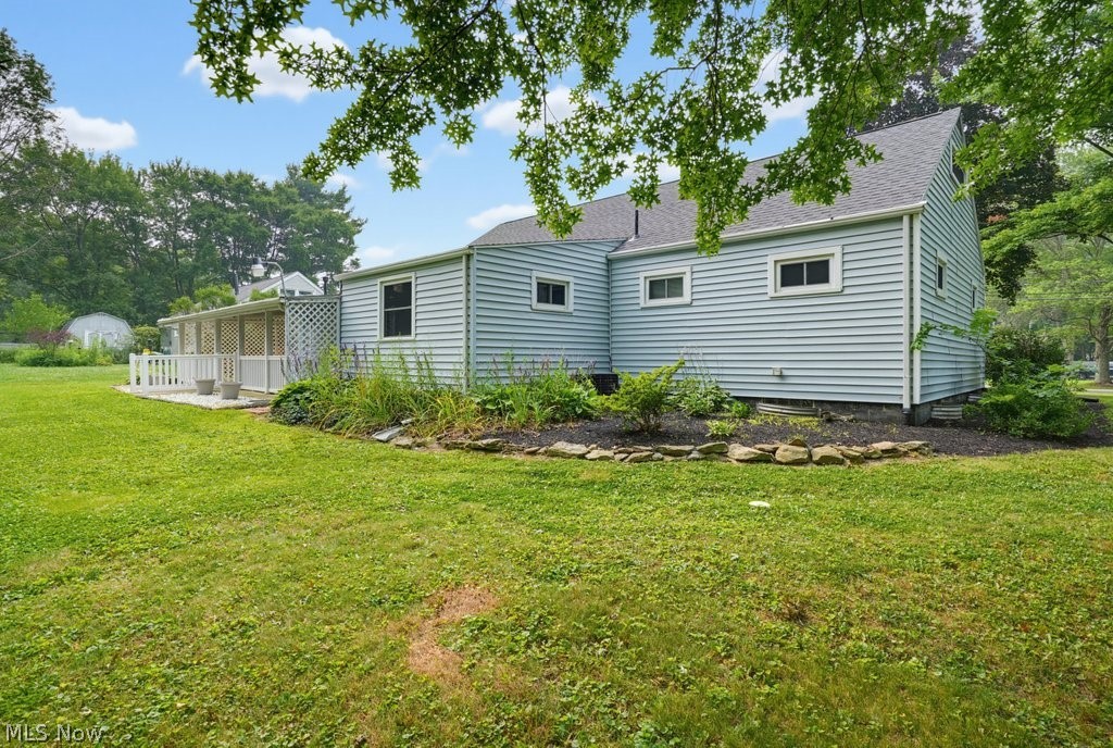 6069 NE Peach Street Louisville OH 44641