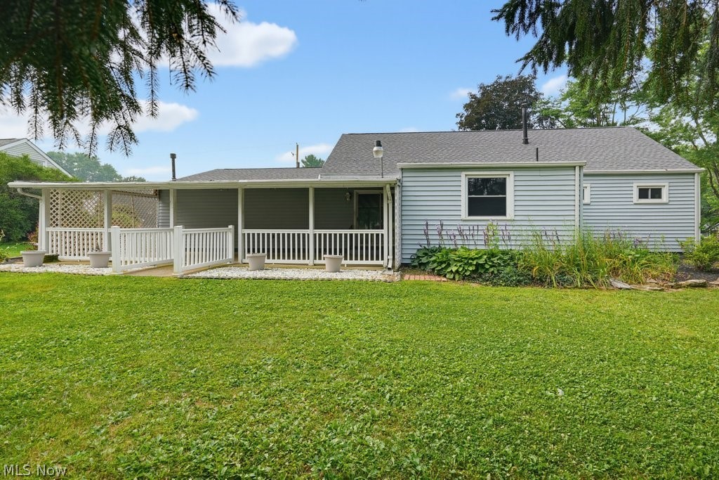 6069 NE Peach Street Louisville OH 44641
