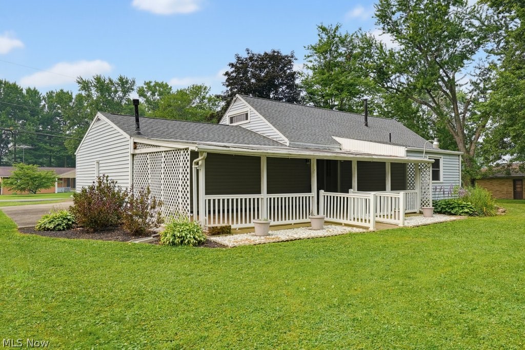 6069 NE Peach Street Louisville OH 44641