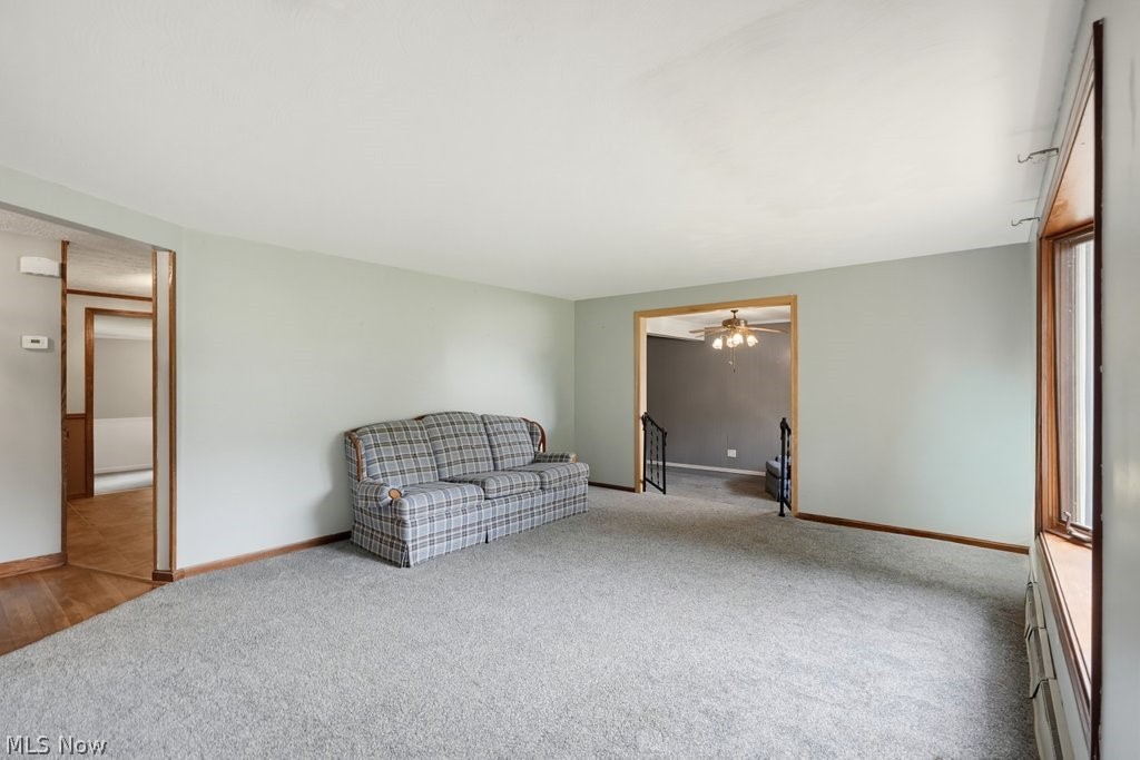 6069 NE Peach Street Louisville OH 44641
