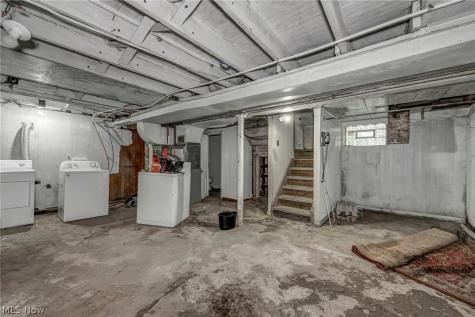 9822 Raymond Avenue Cleveland OH 44104