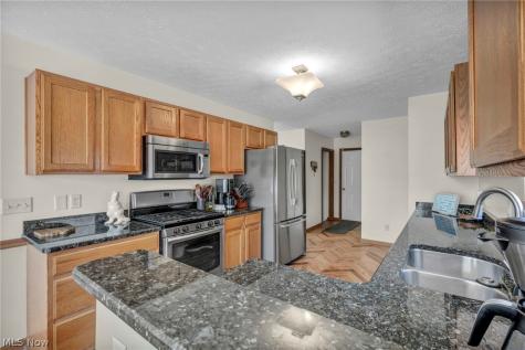 325 Longfellow Street Elyria OH 44035