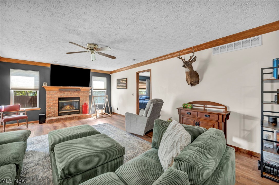 325 Longfellow Street Elyria OH 44035