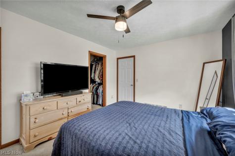 325 Longfellow Street Elyria OH 44035