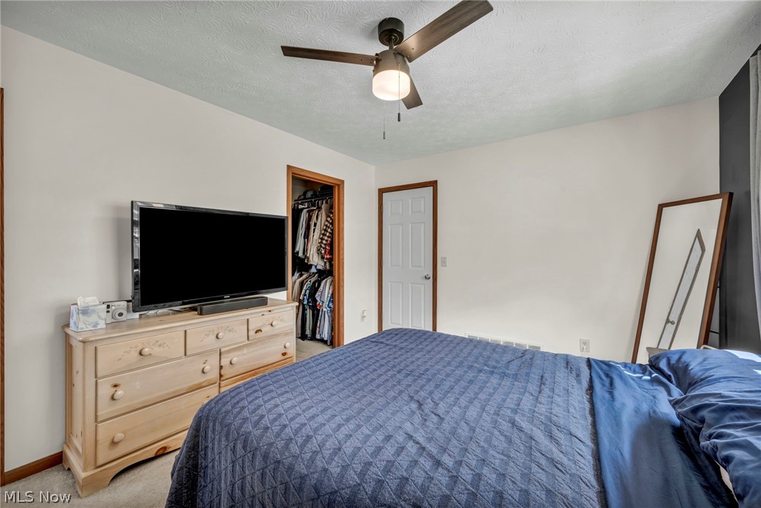 325 Longfellow Street Elyria OH 44035