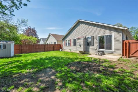 325 Longfellow Street Elyria OH 44035