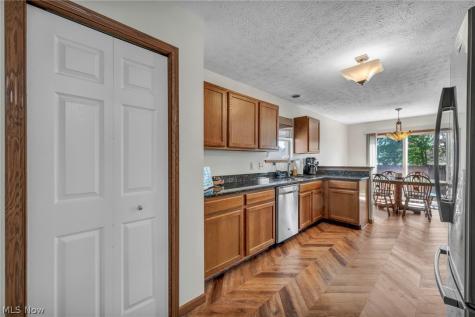 325 Longfellow Street Elyria OH 44035