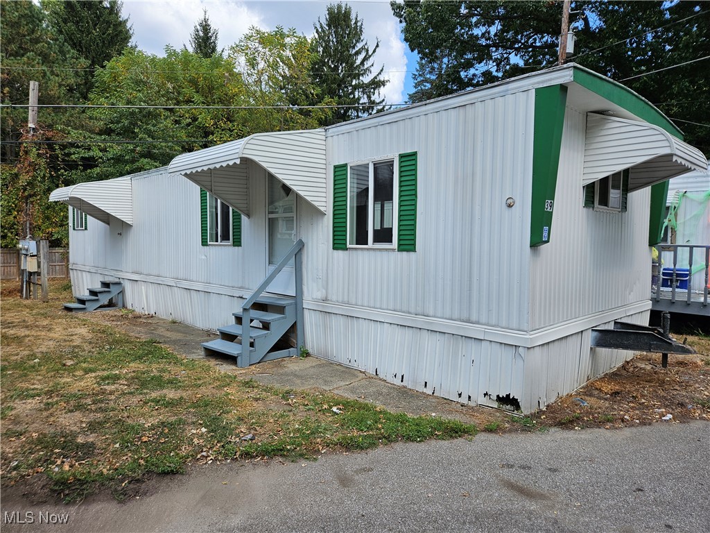 2305 E Waterloo Road Akron OH 44312