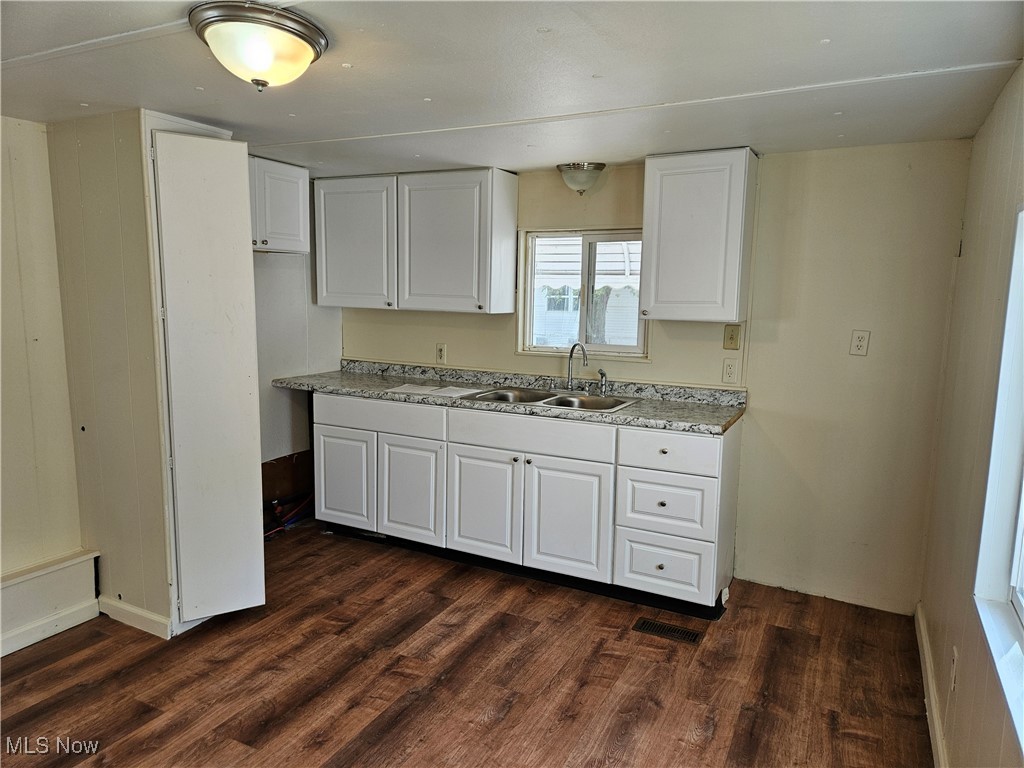 2305 E Waterloo Road Akron OH 44312