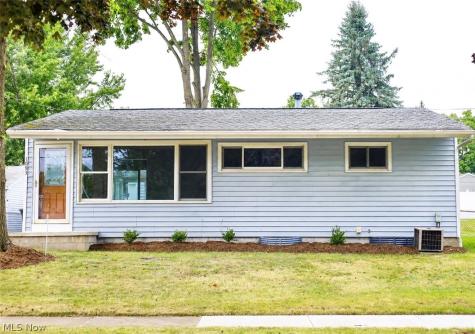 1093 Sutherland Avenue Akron OH 44314