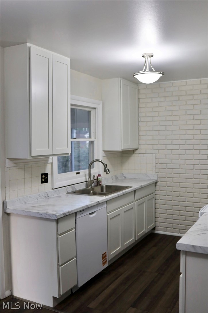 1093 Sutherland Avenue Akron OH 44314