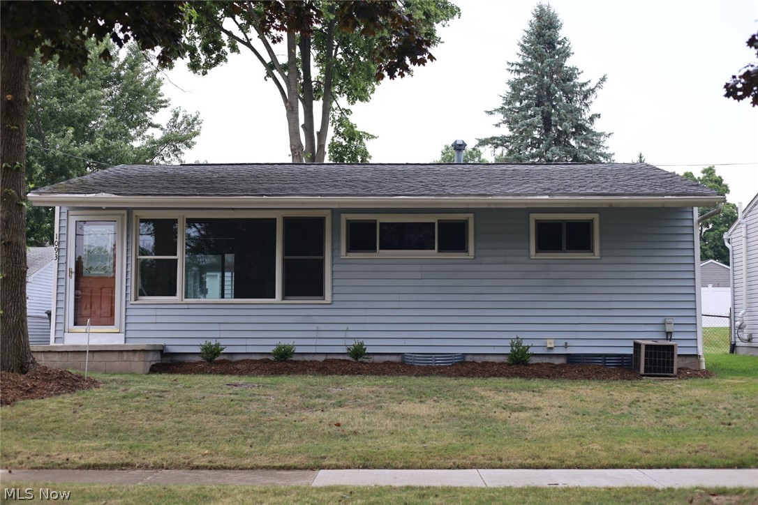 1093 Sutherland Avenue Akron OH 44314