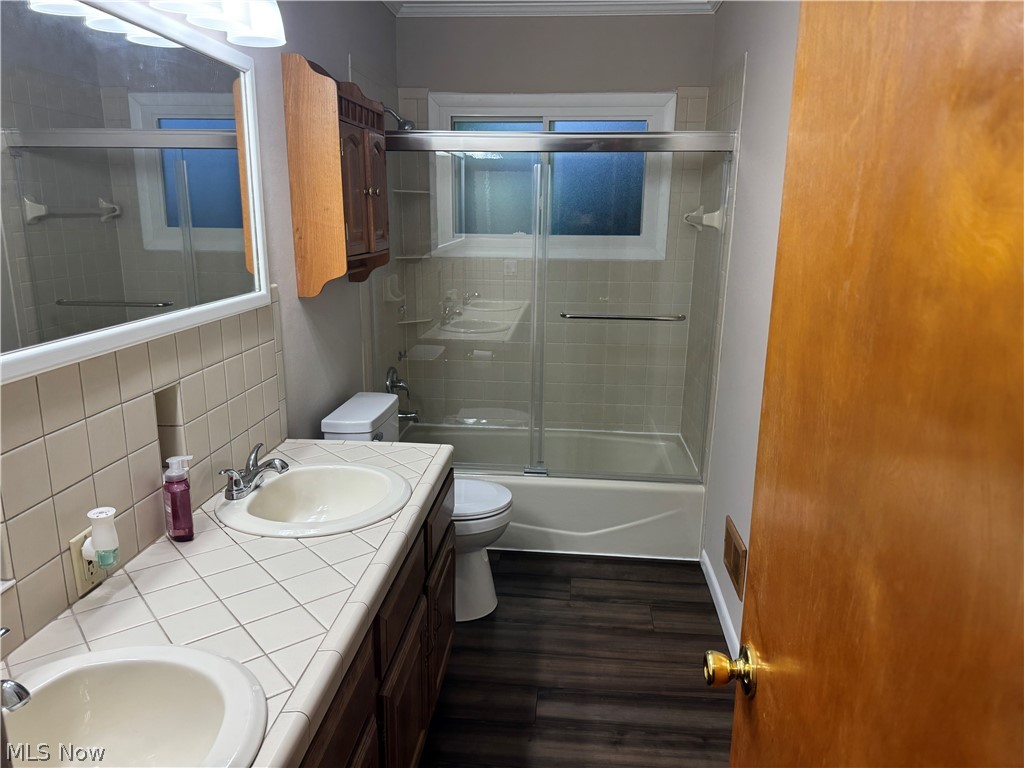1093 Sutherland Avenue Akron OH 44314