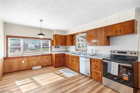 143 Grandview Avenue Wadsworth OH 44281