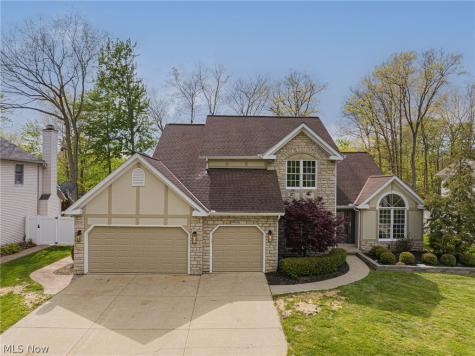 18964 Bears Paw Lane Strongsville OH 44136