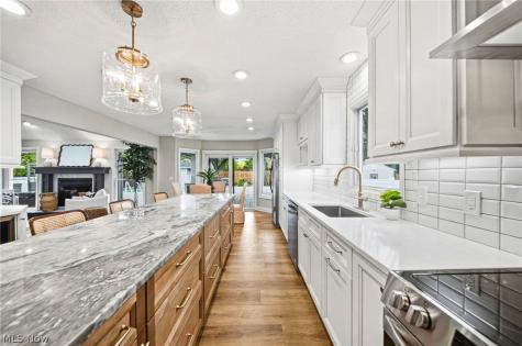 18964 Bears Paw Lane Strongsville OH 44136