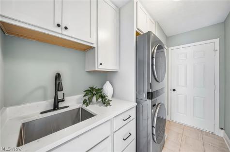 18964 Bears Paw Lane Strongsville OH 44136