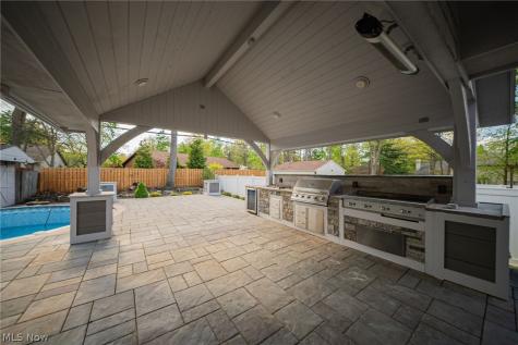 18964 Bears Paw Lane Strongsville OH 44136