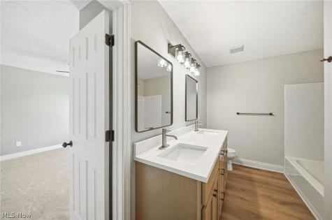 18964 Bears Paw Lane Strongsville OH 44136