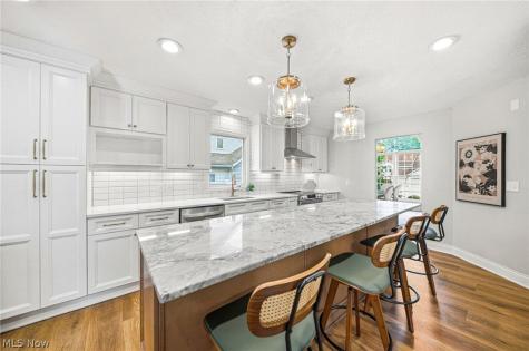 18964 Bears Paw Lane Strongsville OH 44136