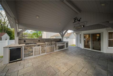 18964 Bears Paw Lane Strongsville OH 44136