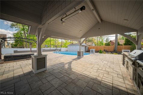 18964 Bears Paw Lane Strongsville OH 44136
