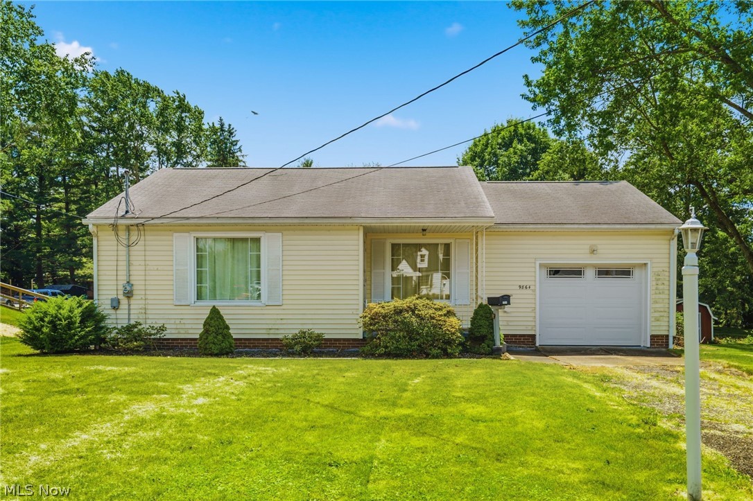 9864 Louisville Street NE Louisville OH 44710