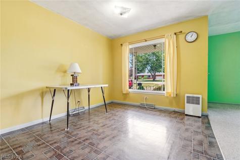 9864 Louisville Street NE Louisville OH 44710