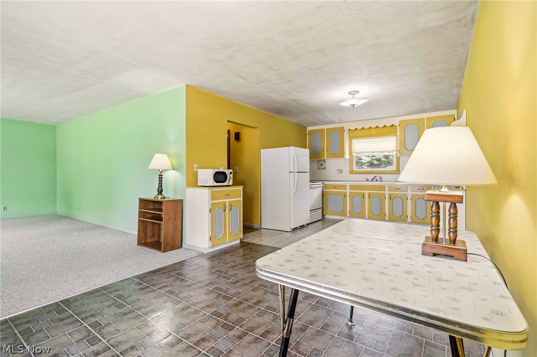 9864 Louisville Street NE Louisville OH 44710