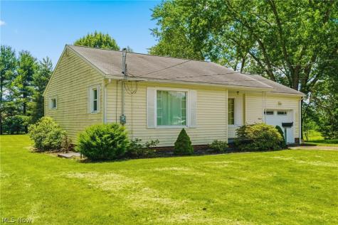 9864 Louisville Street NE Louisville OH 44710