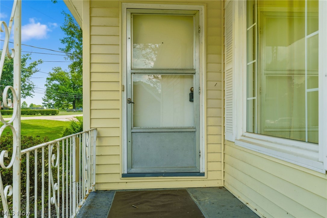 9864 Louisville Street NE Louisville OH 44710