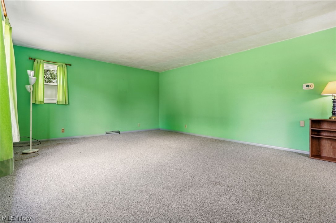 9864 Louisville Street NE Louisville OH 44710