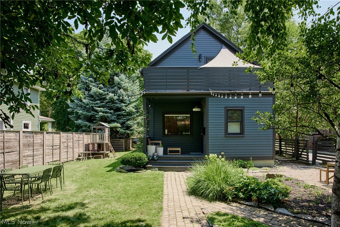 1870 W 44th Street Cleveland OH 44113