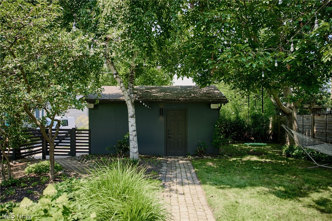 1870 W 44th Street Cleveland OH 44113