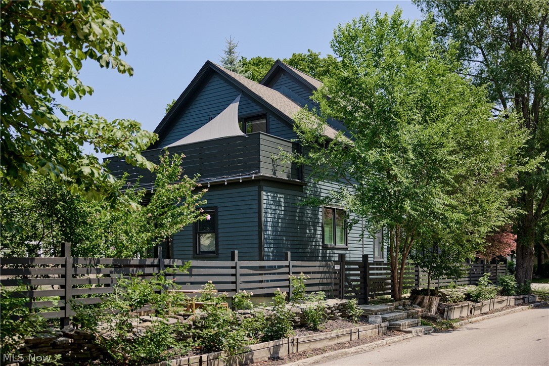 1870 W 44th Street Cleveland OH 44113