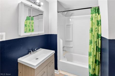 884 Nela View Road Cleveland Heights OH 44112